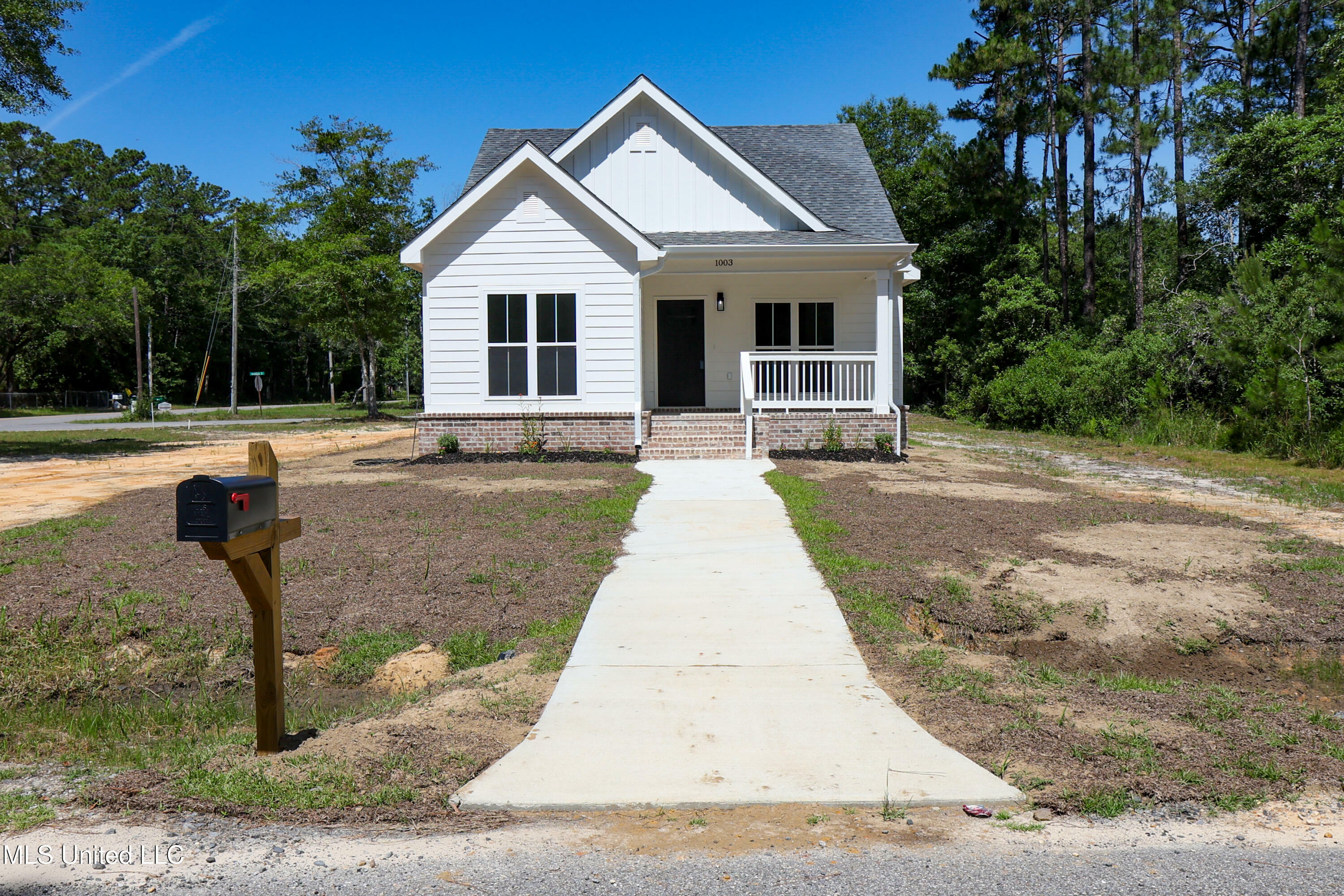 Property Photo: 1003 Dorothy Street MS 39564