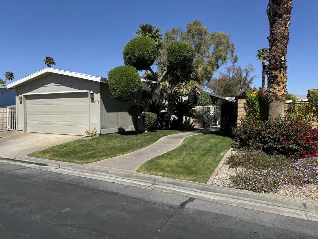 Property Photo: 74678 Gaucho Way CA 92276