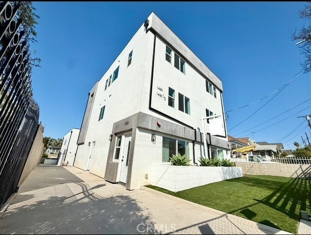 Property Photo: 1430 Pennsylvania Avenue CA 90033