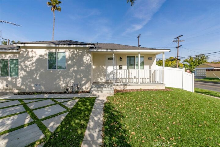 Property Photo:  8002 Hazeltine Avenue  CA 91402 