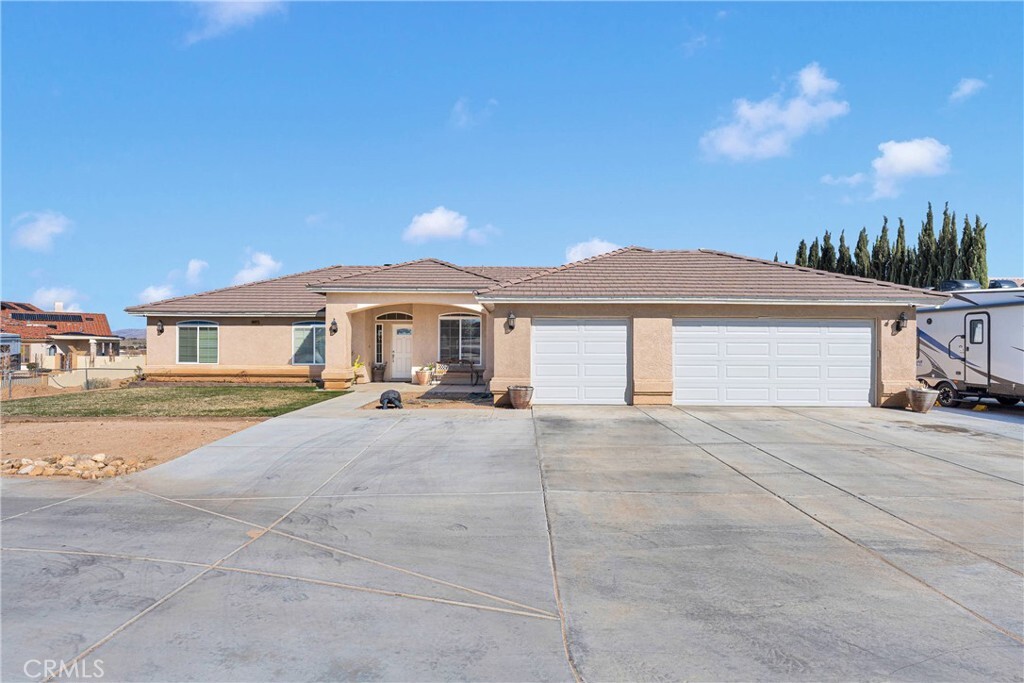 Property Photo: 10427 Choiceana Avenue CA 92345