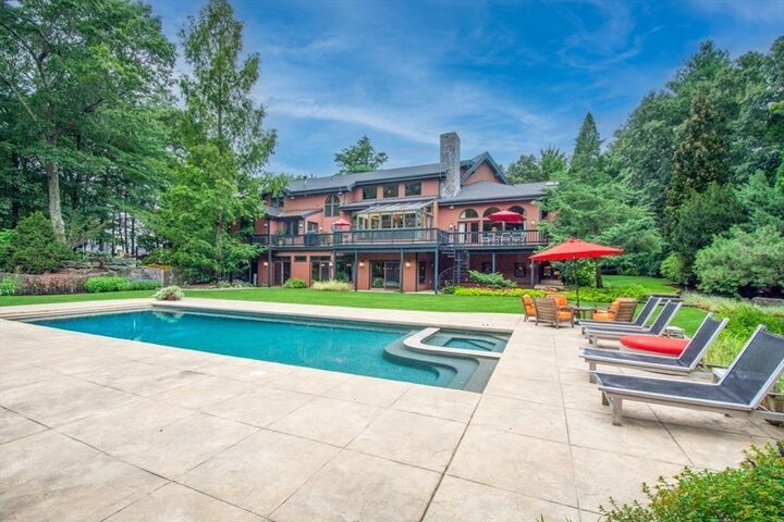 Property Photo: 6 Mountain View Dr MA 01701