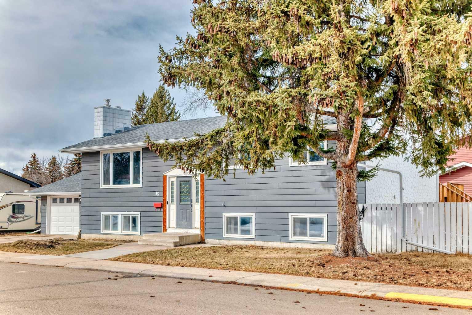 Property Photo: 18 McPhee Street AB T4N 5T5