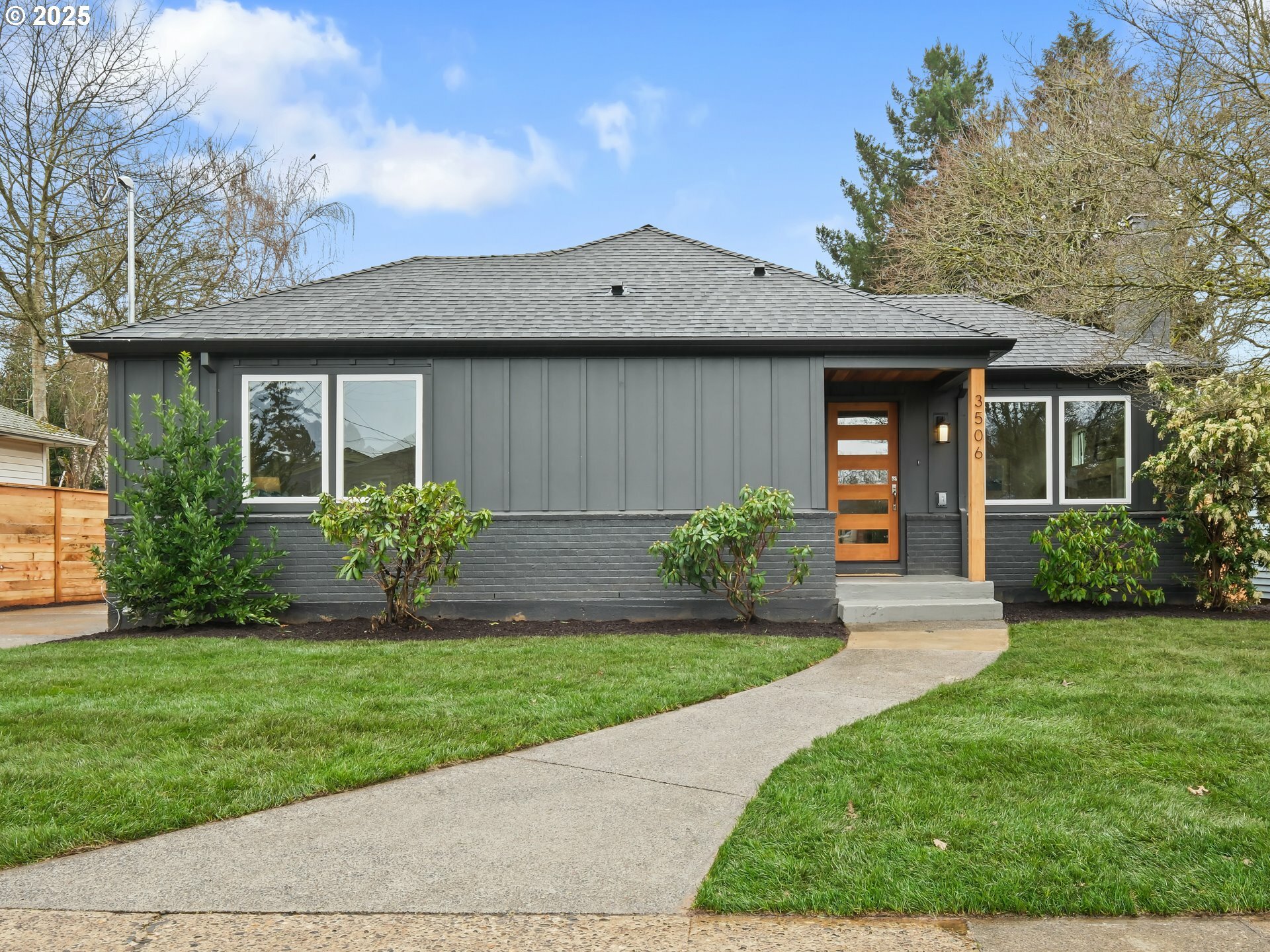 3506 SE Insley St  Portland OR 97202 photo