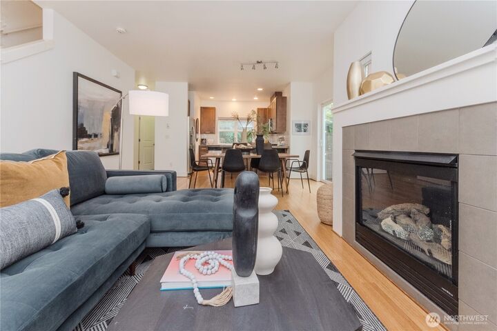 Property Photo:  5913  31st Avenue SW  WA 98126 
