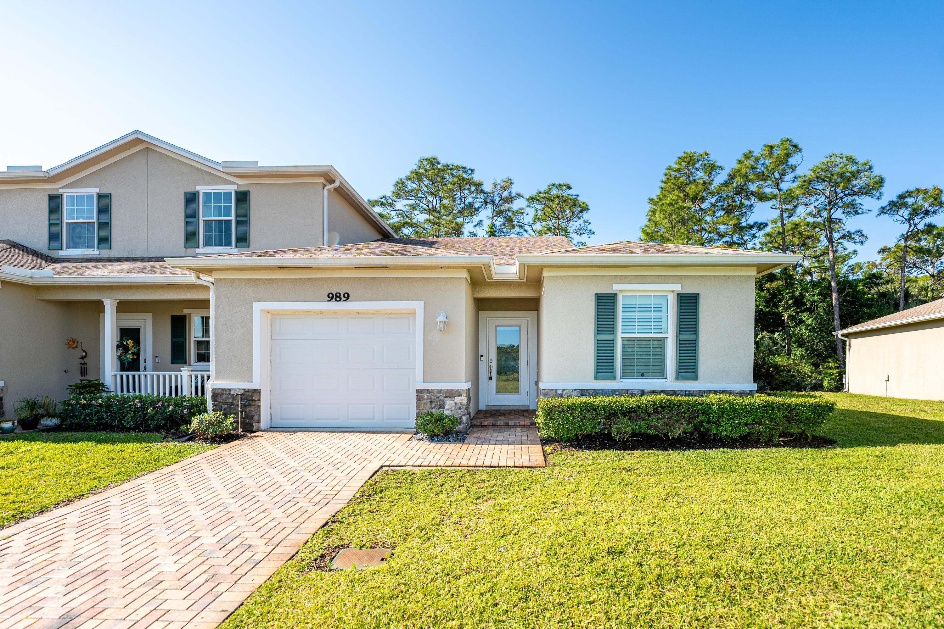 Property Photo: 989 NE Trailside Run FL 34983