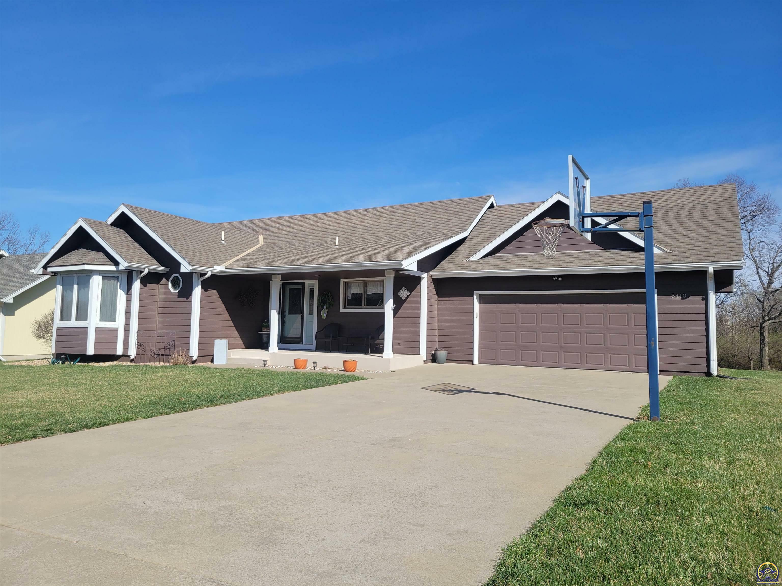 Property Photo: 3410 SE 23rd Ter KS 66605