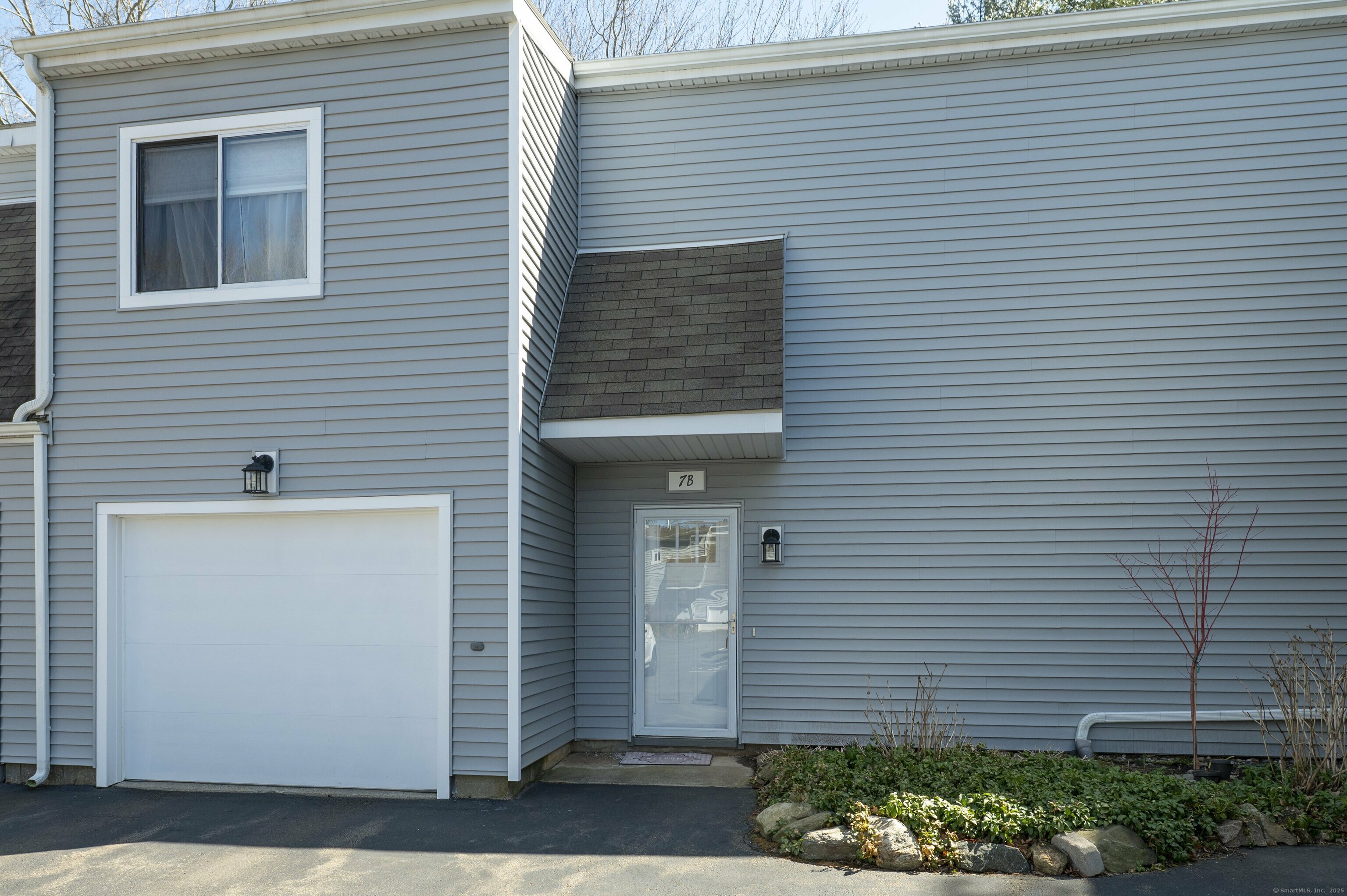 Property Photo: 274 Church Street Apt 7B CT 06437