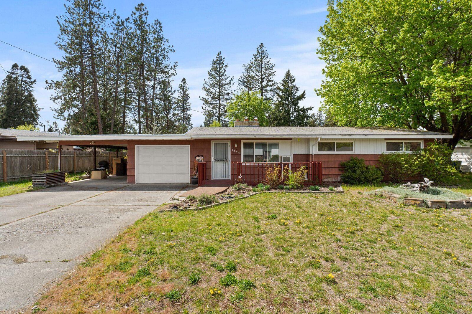 Property Photo: 1804 S Blake Rd WA 99216