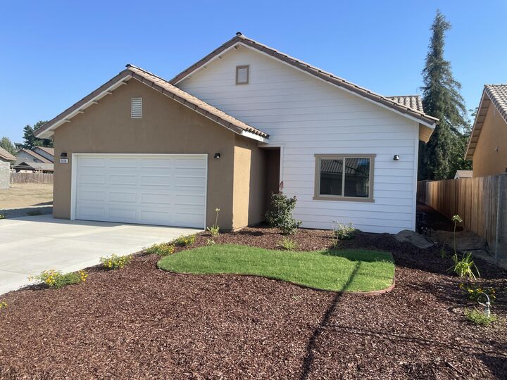 Property Photo: 2018 E Seeger Avenue CA 93292