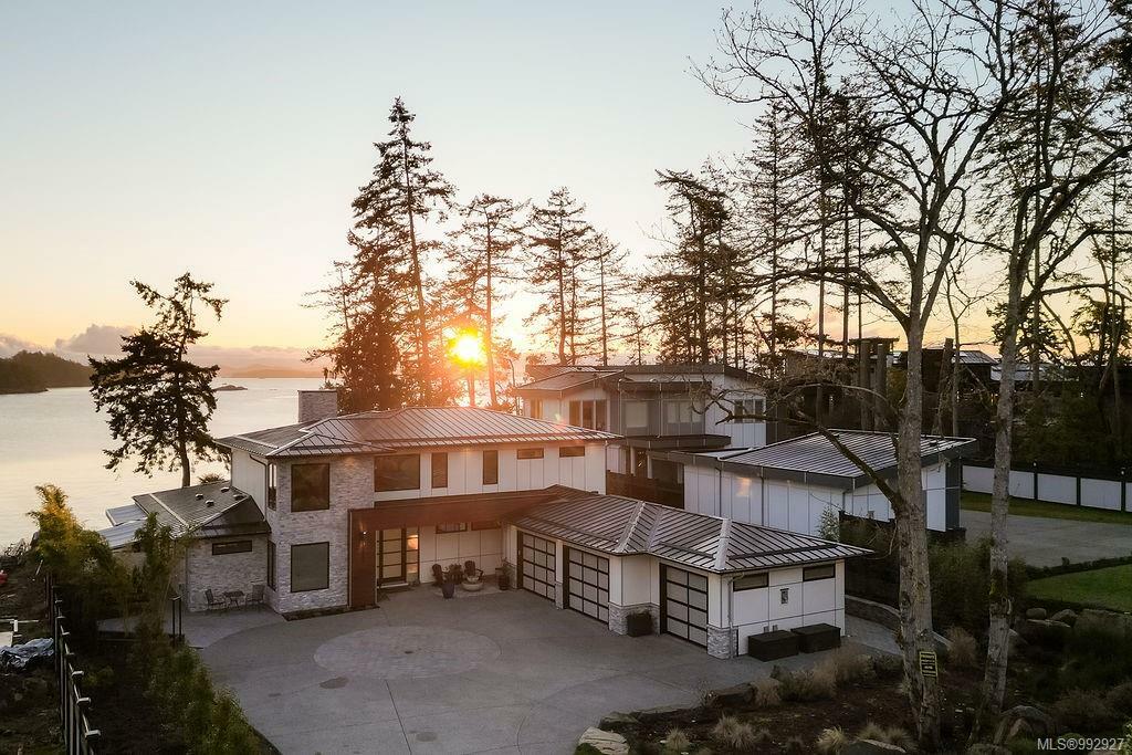 Property Photo: 2481 Tryon Rd BC V8L 5H8