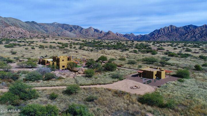 Property Photo: 7936 E Diamondback Road AZ 85630
