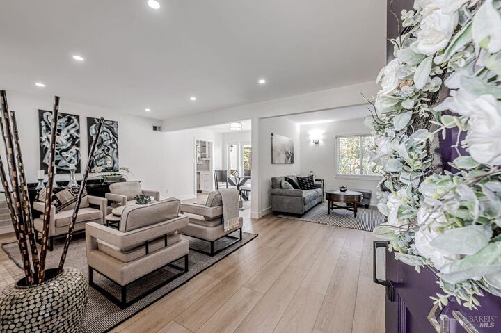 Property Photo:  472 Irving Court  CA 94920 