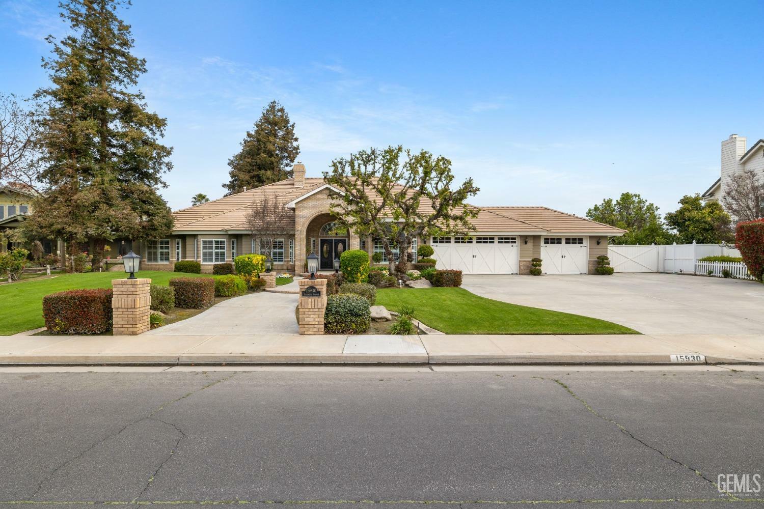 Property Photo:  15930 Arabella Avenue  CA 93314 