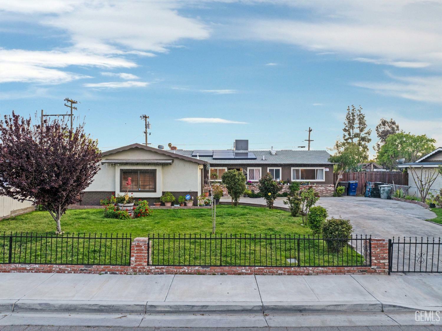 2909 Gemline Avenue  Bakersfield CA 93304 photo