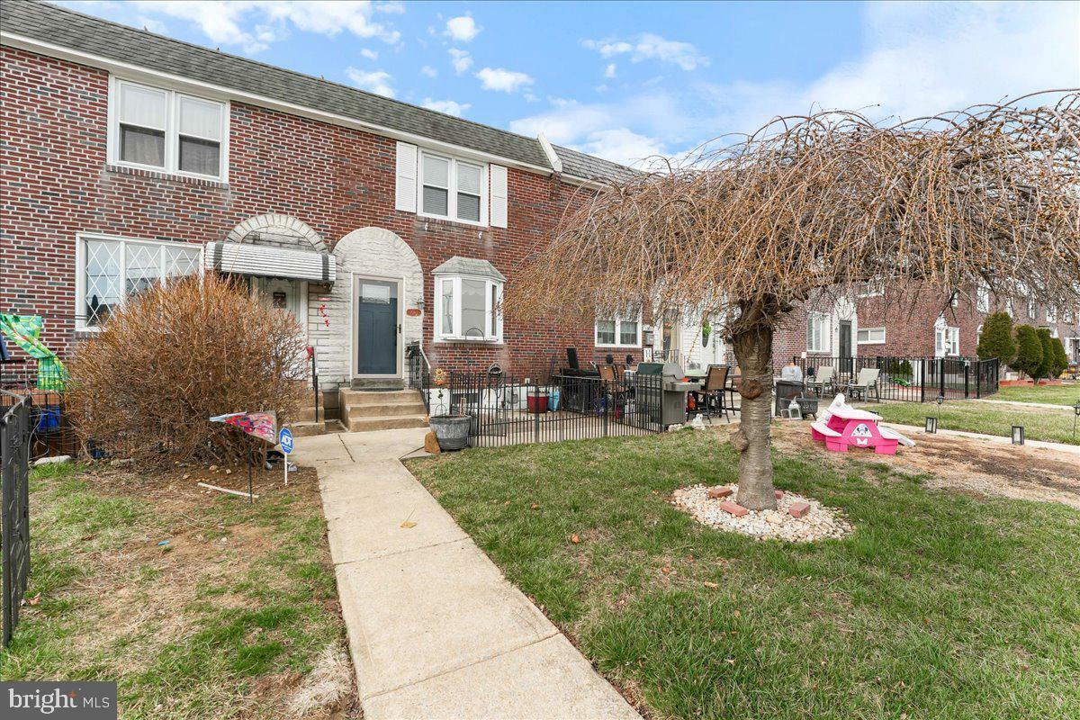 Property Photo: 1062 Cedarwood Road PA 19036