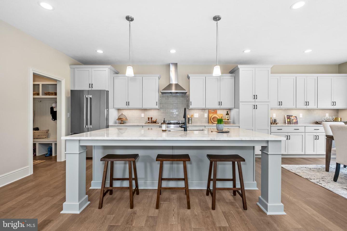 Property Photo: 1537 Grand Oak Lane Cs PA 19061