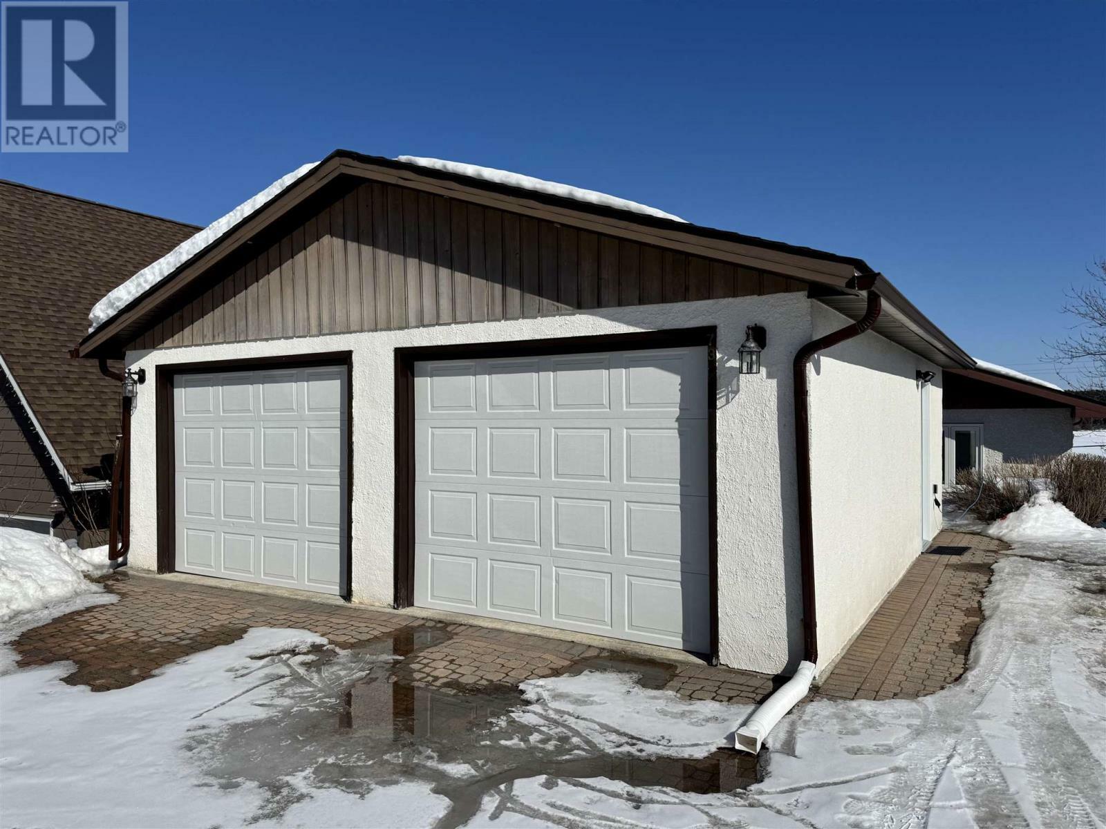 Property Photo: 73 Howey St ON P0V 2M0