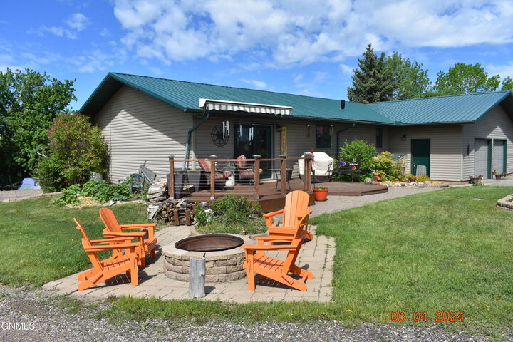 Property Photo: 1333 41E Avenue NW ND 58540