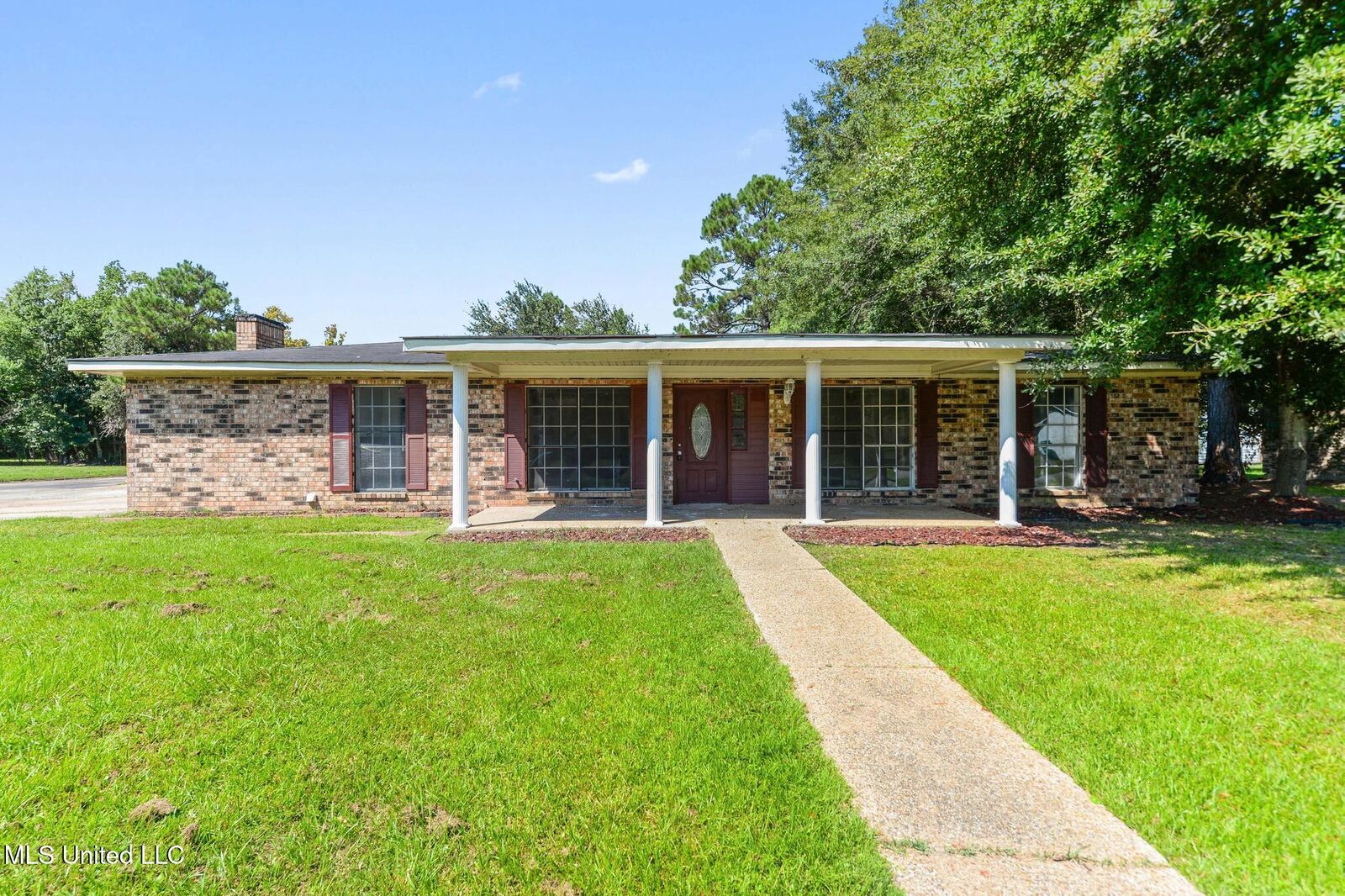 Property Photo: 2008 C W Webb Road MS 39553