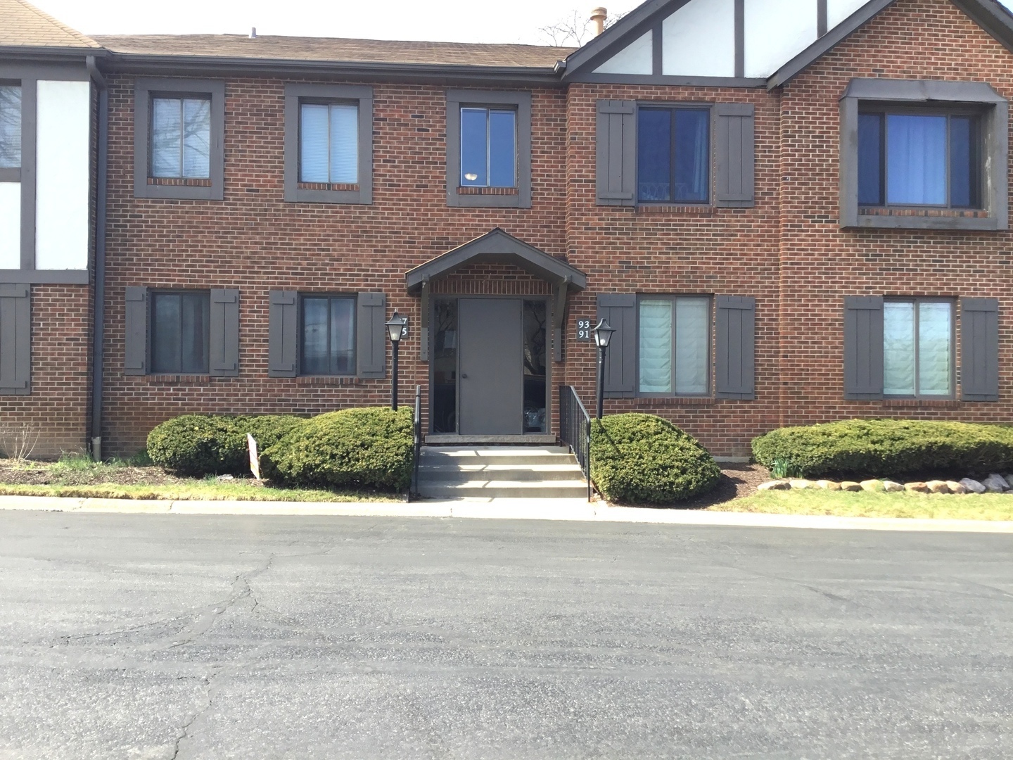 Property Photo: 97 Parliament Drive 103 IL 60463