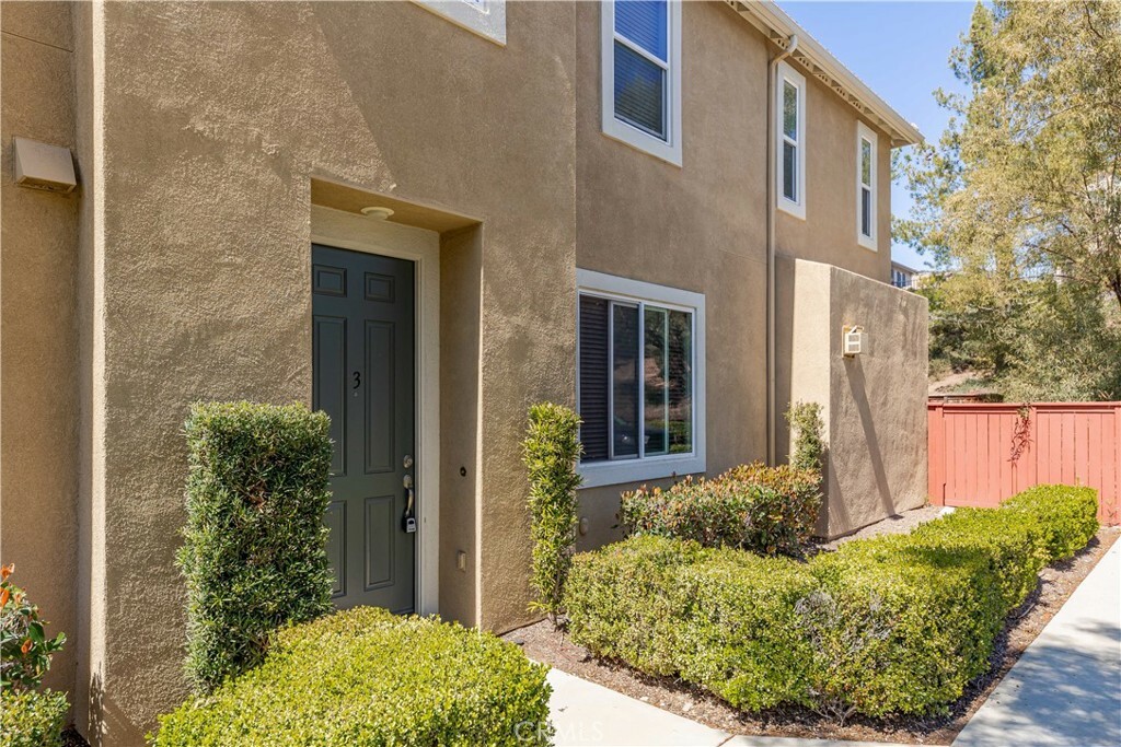Property Photo: 27536 Viridian Street 3 CA 92562