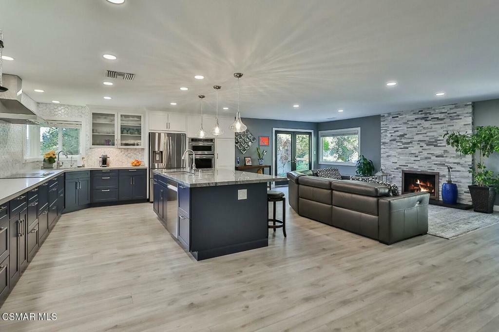 Property Photo: 1149 Sunnycrest Avenue CA 93003