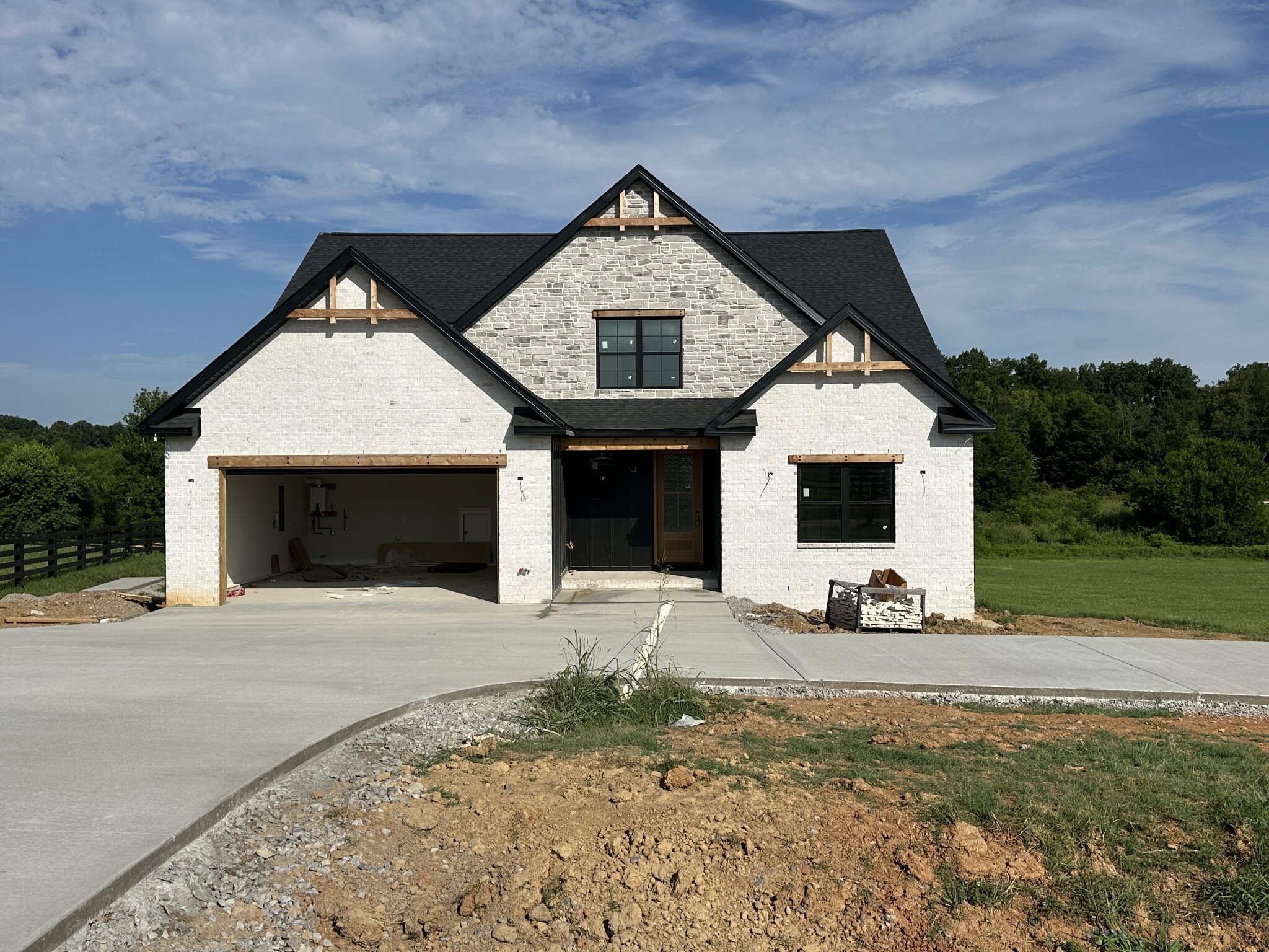 Property Photo: 230 Hall Ct TN 37010