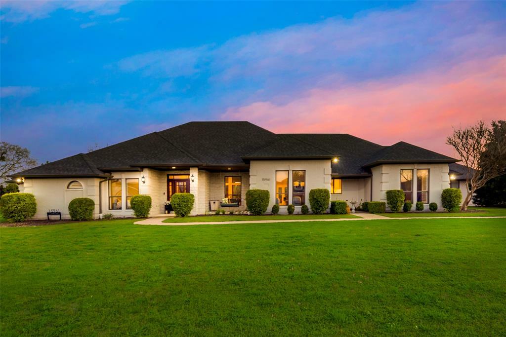 Property Photo: 15961 Custer Trail TX 75035