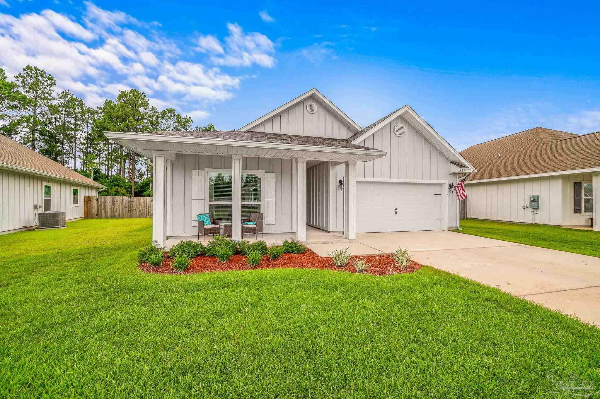 Property Photo: 4097 Heart Pine Ln FL 32571