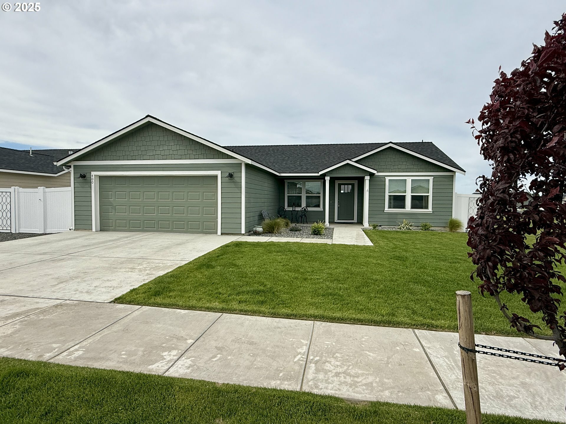 Property Photo: 400 SW Goldfinch Ln OR 97818