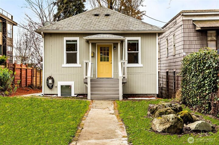 Property Photo: 1521 E Spruce Street WA 98122