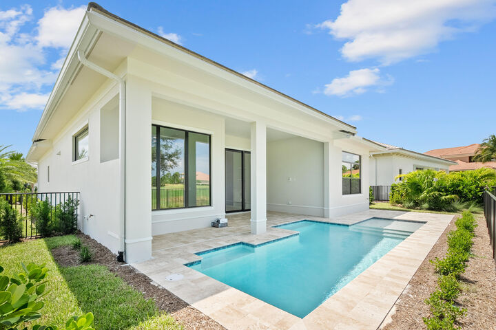 Property Photo: 107 SE Via Verona FL 34984