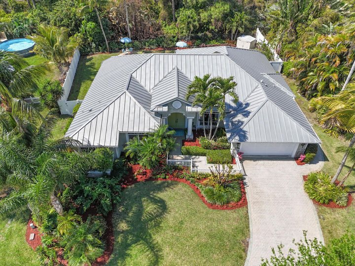 Property Photo: 7831 SE Windjammer Way FL 33455