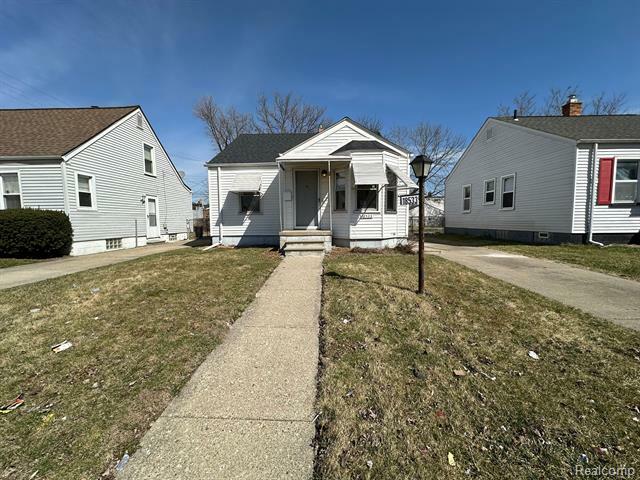 18533 Elkhart Street  Harper Woods MI 48225 photo