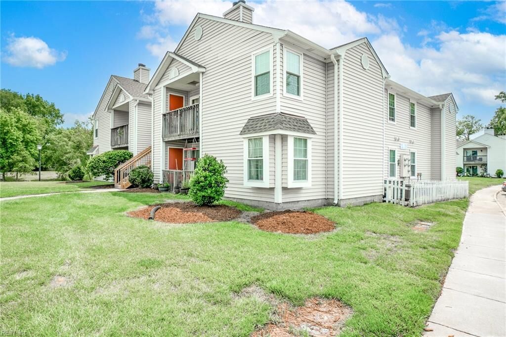 Property Photo:  1713 Rockbridge Mews C  VA 23320 