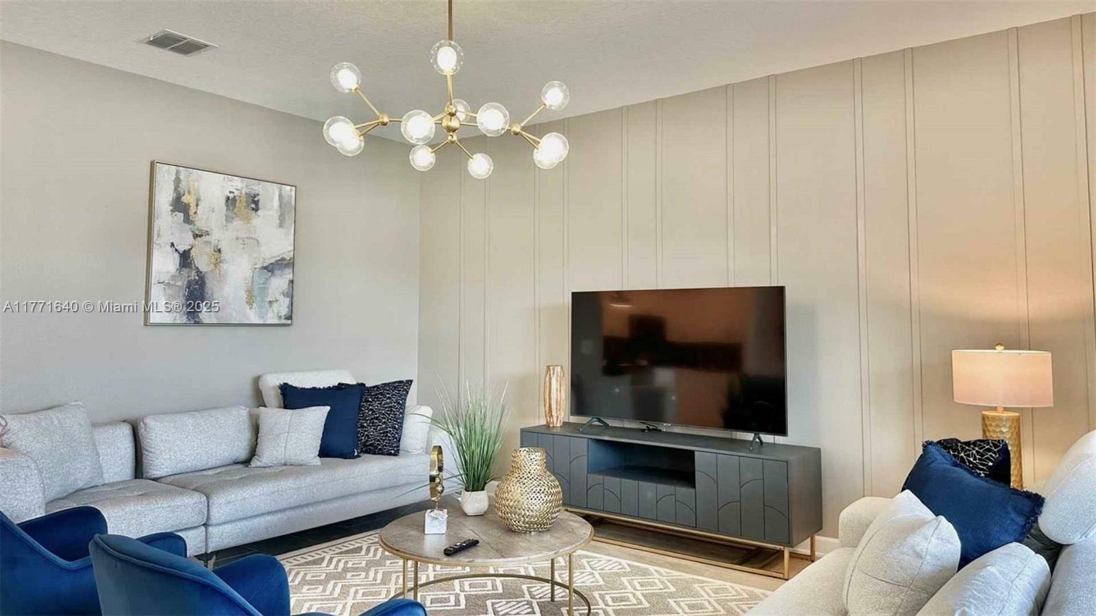 Property Photo: 1129 Kingsbarn St FL 33896