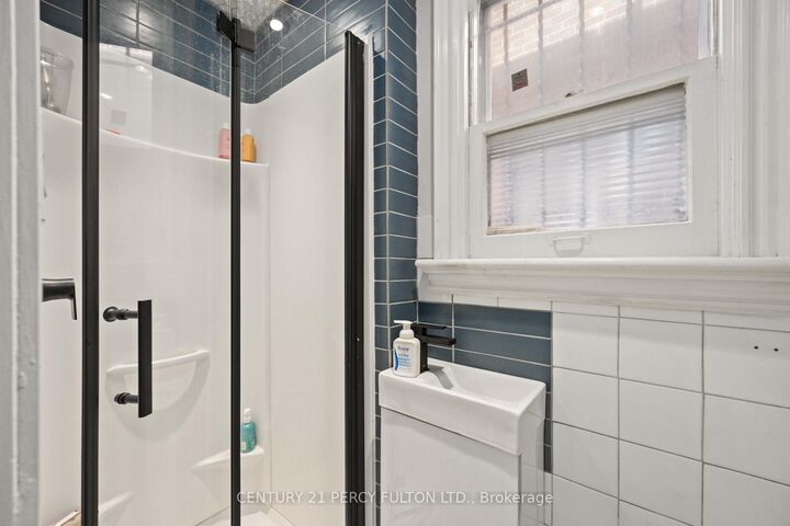 1344 Davenport Road  Toronto ON M6H 2G9 photo