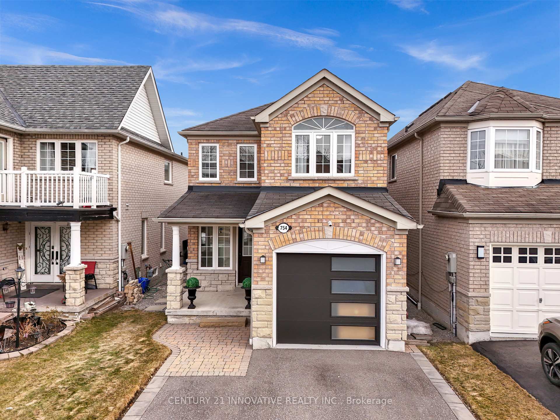 754 Sunbird Trail  Pickering ON L1X 2X4 photo