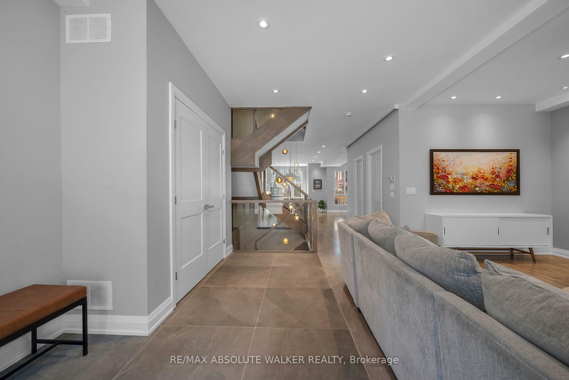 Property Photo: 658 O'Connor Street ON K2P 1B9