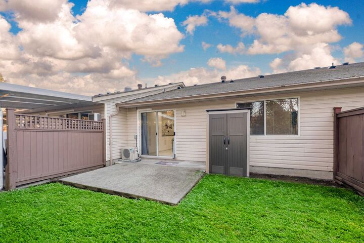 Property Photo: 12049 217 Street 7 BC V2X 0M8