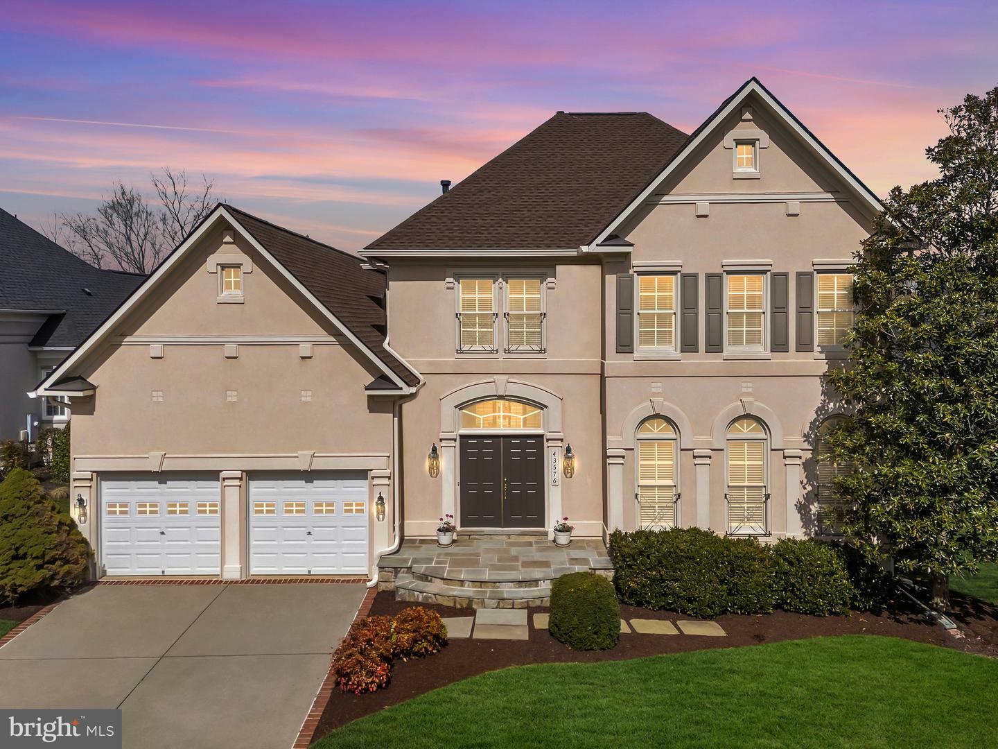 Property Photo: 43576 Jackson Hole Circle VA 20176