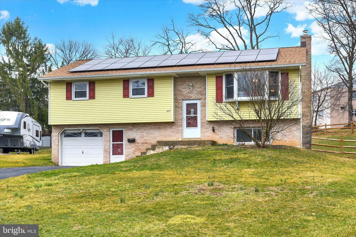 Property Photo: 633 N Mount Joy Street PA 17022
