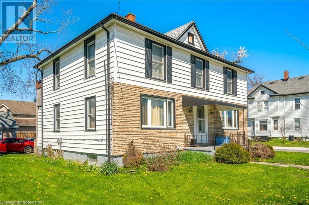 Property Photo: 107 Elizabeth Street ON L3C 4M3