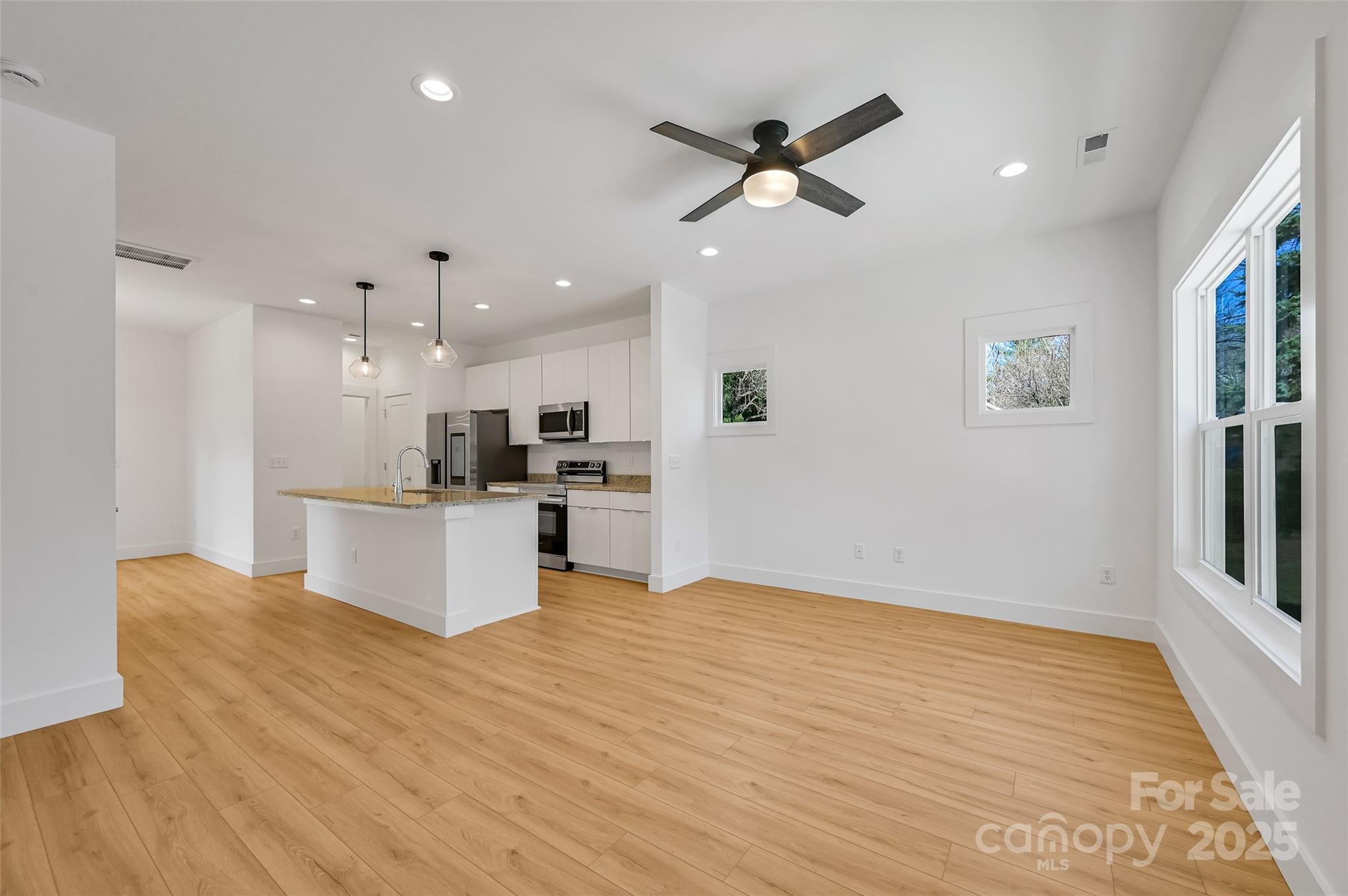 Property Photo: 6 Cub Road NC 28806