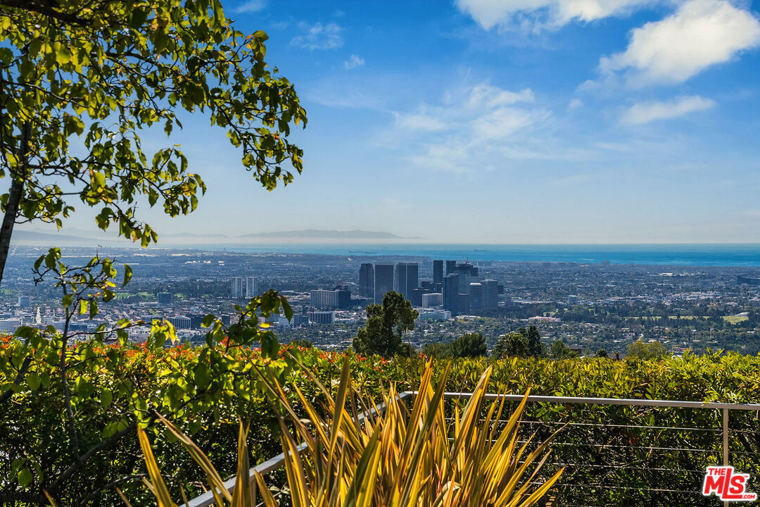 650 Endrino Pl  Beverly Hills CA 90210 photo