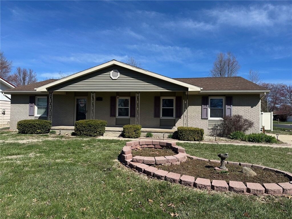 Property Photo:  808 Flamingo Avenue  IL 62401 