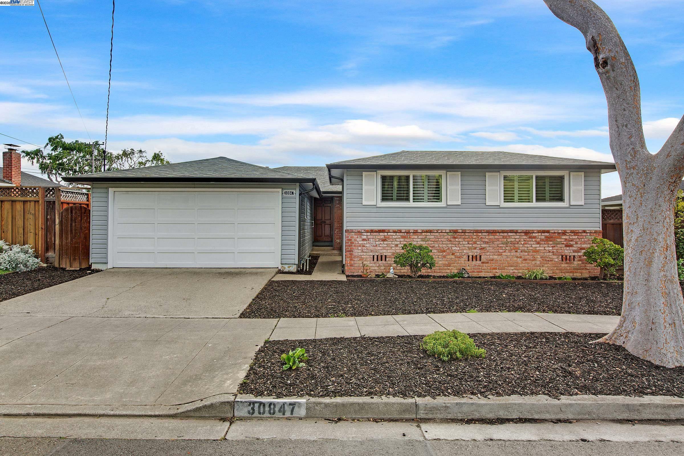 Property Photo: 30847 Prestwick Ave CA 94544