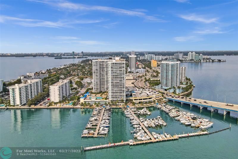 Property Photo: 7601 E Treasure Dr 617 FL 33141