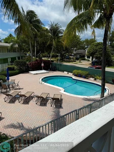 Property Photo: 2124 NE 5th Ave 202 FL 33305